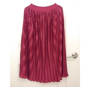 Midi metallic Pleated Skirt –Burgundy–S